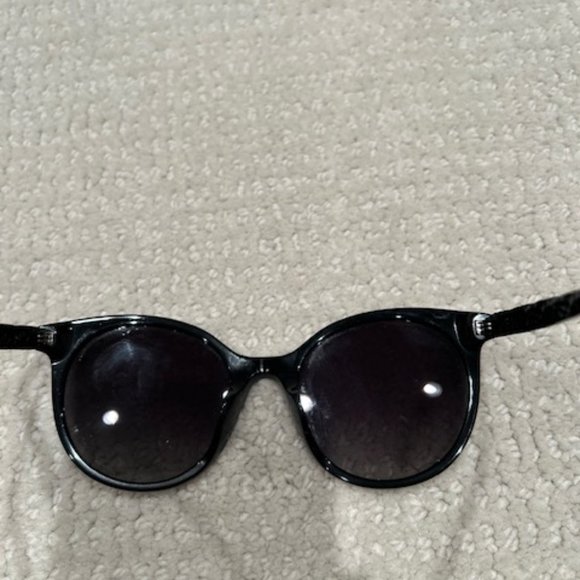 Chanel Sunglasses - Picture 9 of 12